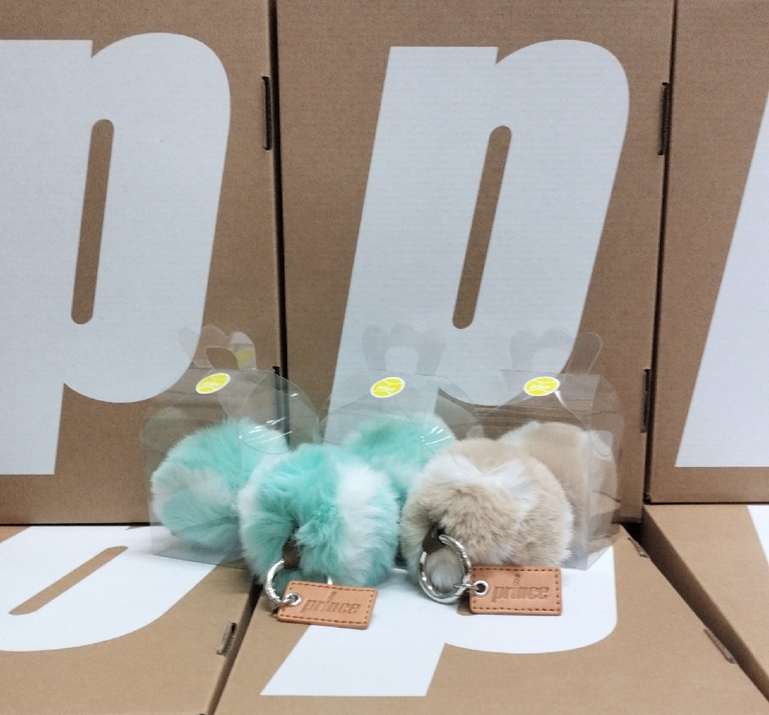 【普段使いや贈り物に♪】プリンス　ファーキーホルダー